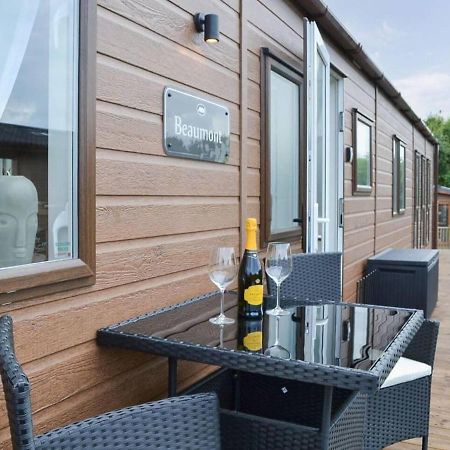 Luxury Boutique Style Lodge With Hot Tub Бринлингтон Экстерьер фото