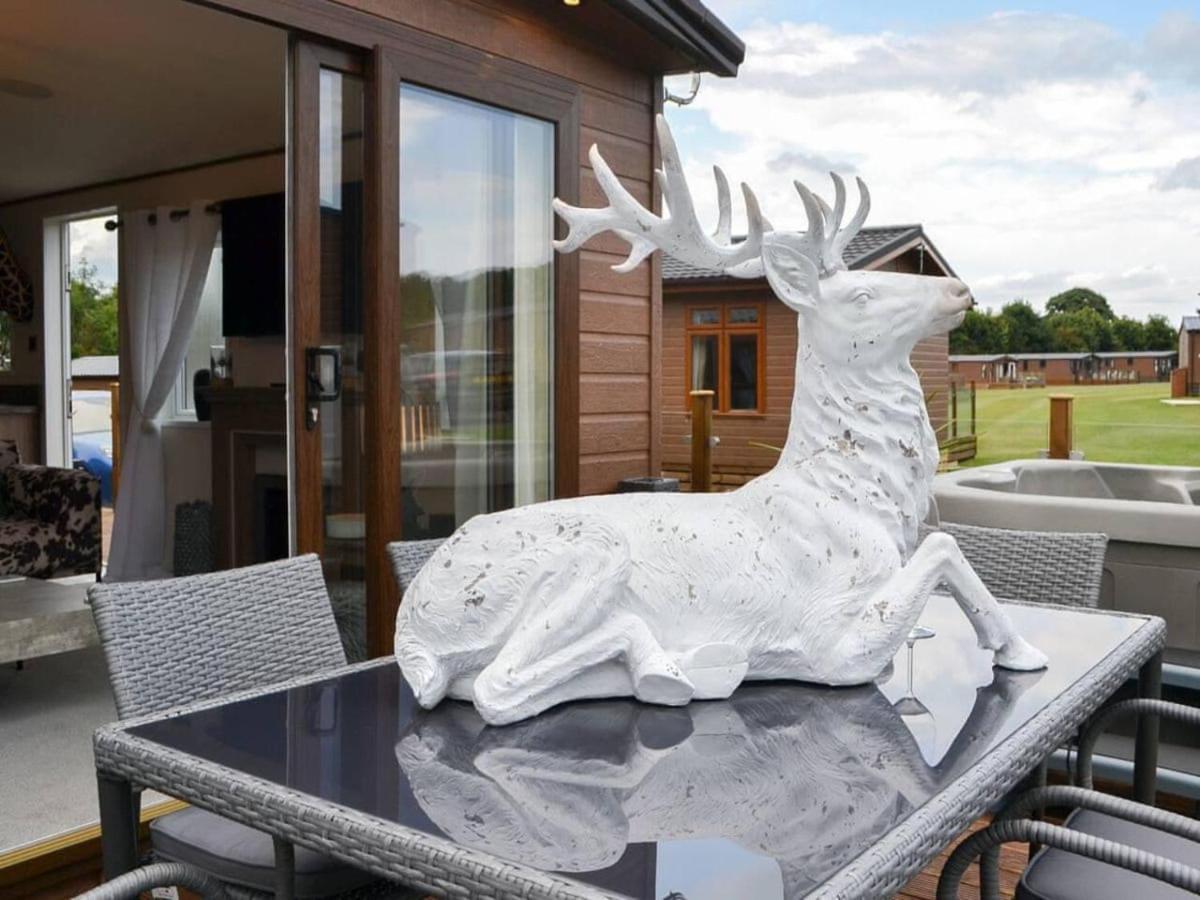 Luxury Boutique Style Lodge With Hot Tub Бринлингтон Экстерьер фото