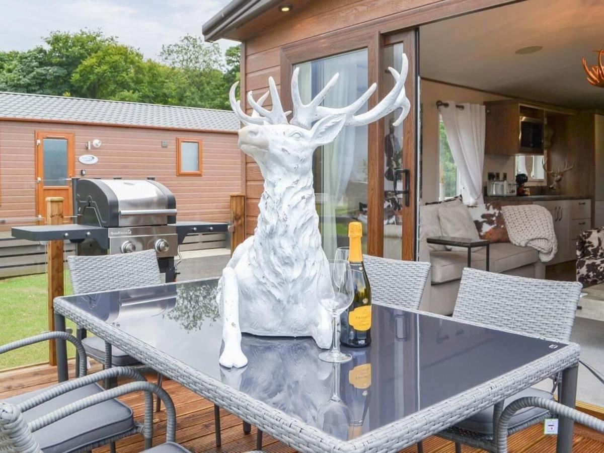 Luxury Boutique Style Lodge With Hot Tub Бринлингтон Экстерьер фото