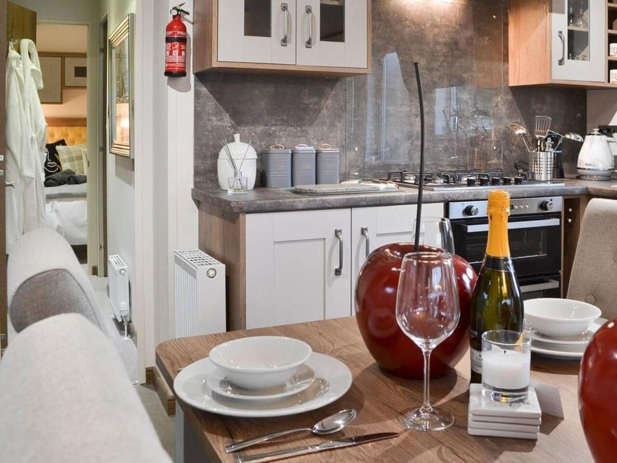 Luxury Boutique Style Lodge With Hot Tub Бринлингтон Экстерьер фото